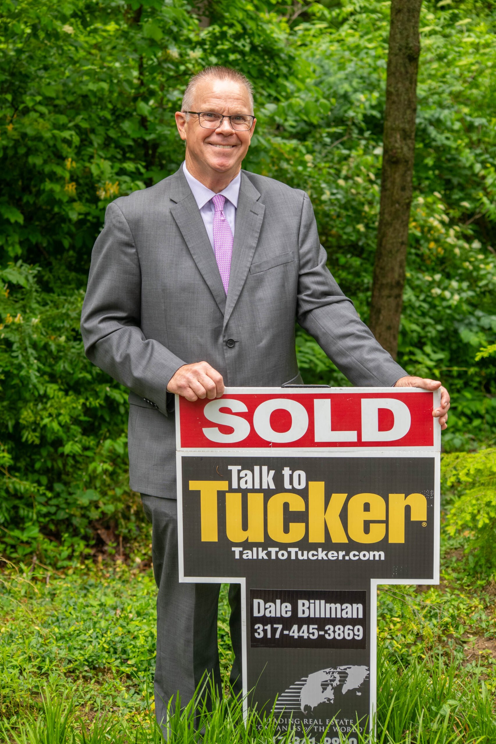dale with sign